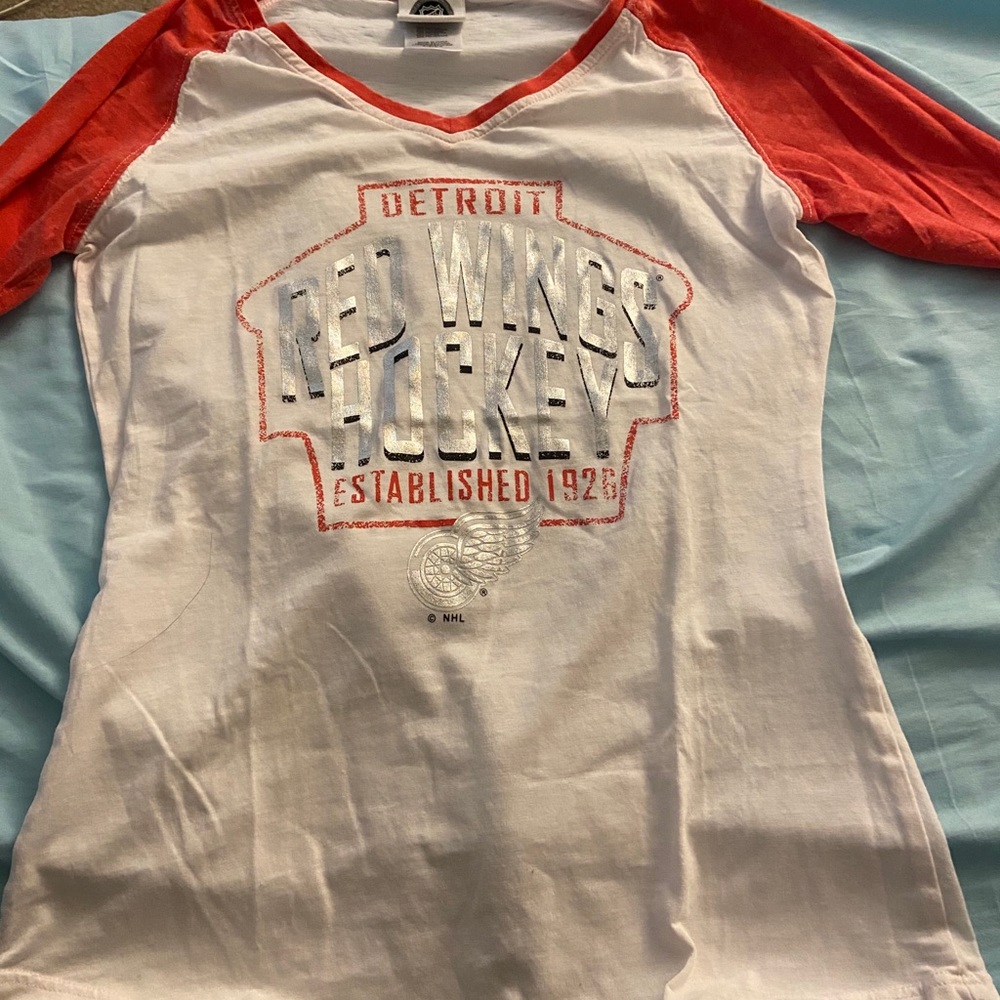 Red wings 3/4 shirt